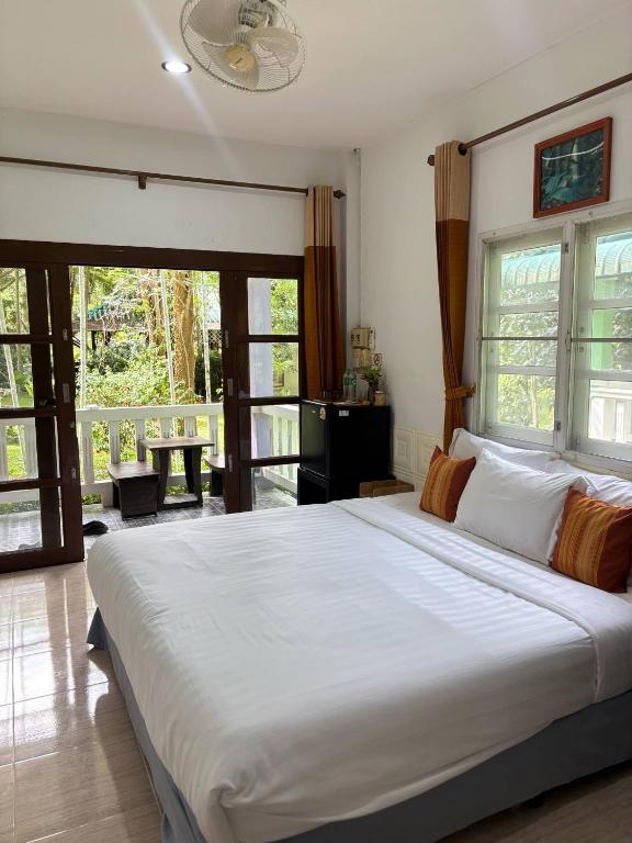 Khaosok gallery & camp, Ban Phang Kan Nua