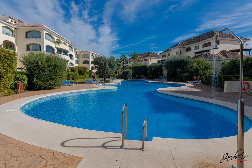 Fantástico Ático Dúplex en Marbella, con vistas al mar y a 300 metros de la playa - 2
