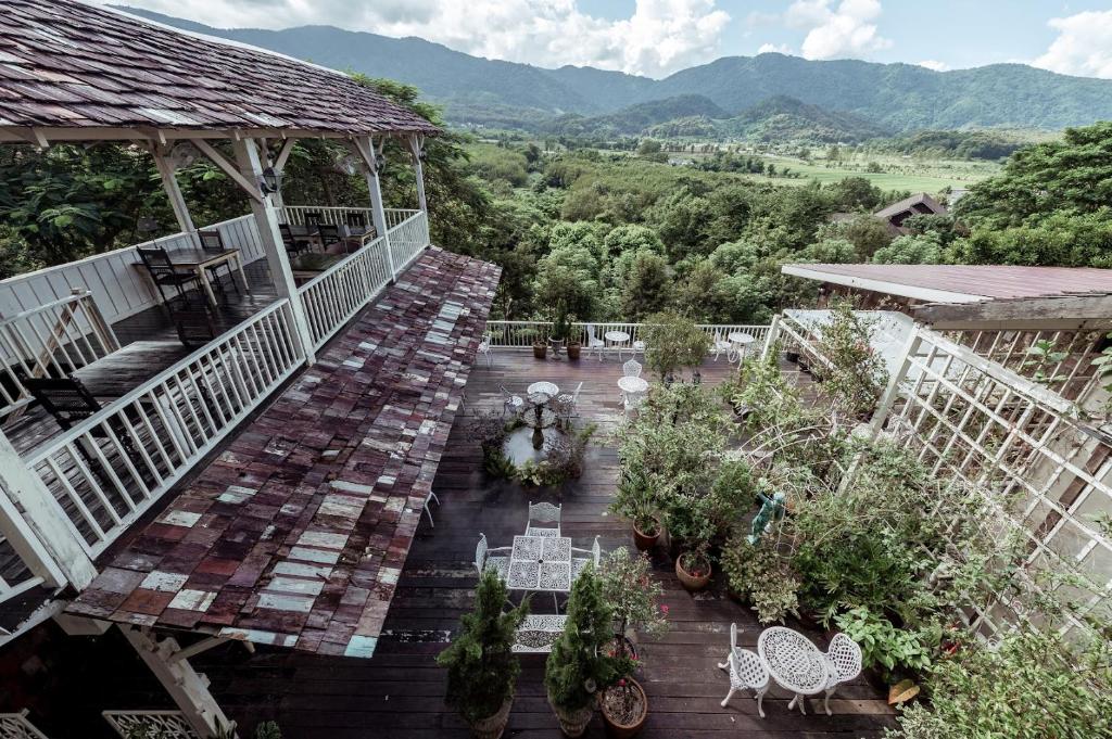 Restaurant, Hacienda Home in Chiang Rai