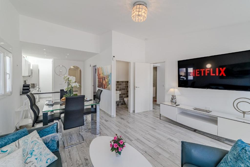 3 bedrooms apartment in Island Village pool view - 5