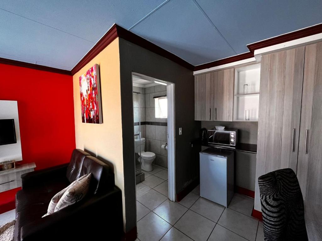 Matshebaphuti lodge, Mphakane