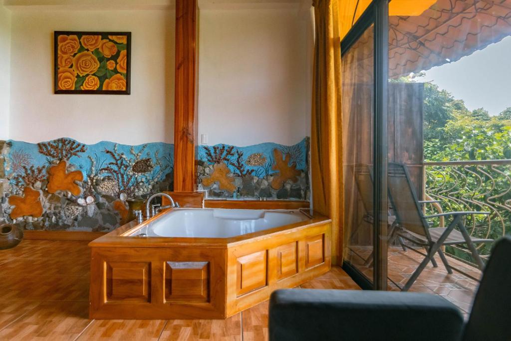 Hot tub, Hotel San Bada Resort & Spa in Quepos
