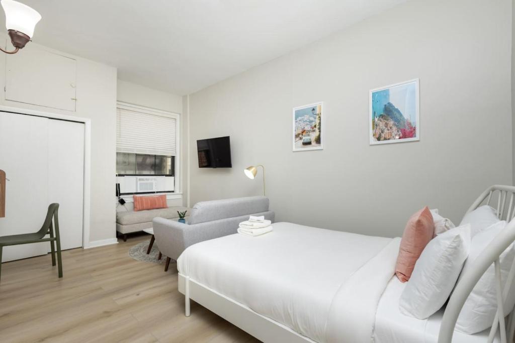 Centrally Located Basic Studio, Boston