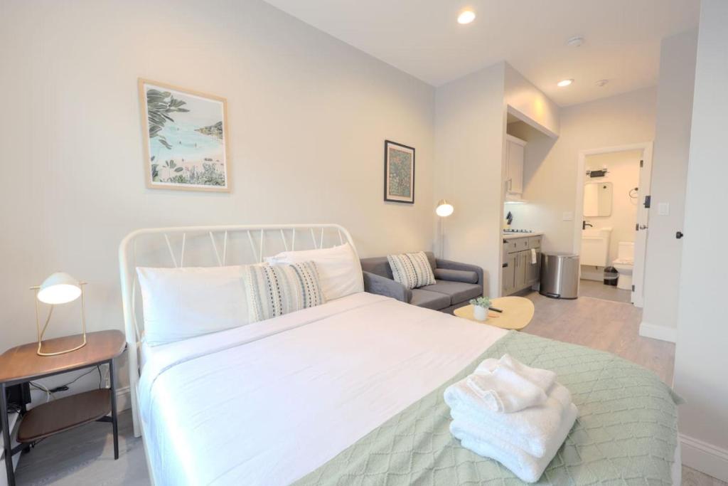 Quaint Studio Apt Close to Fenway, Boston