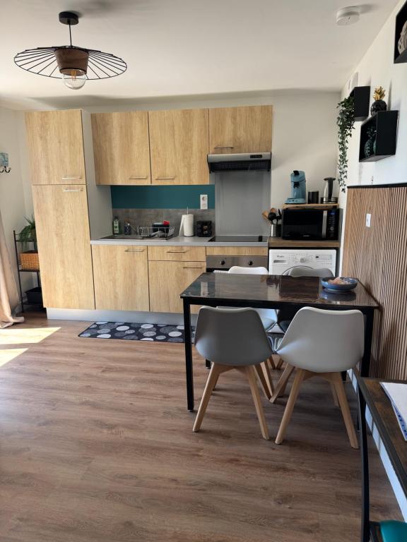 Logement avec terrasse et parking - 4