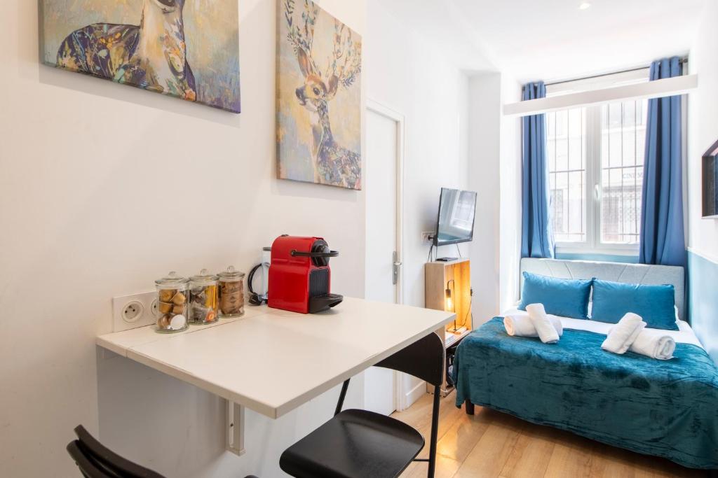 Parisian Getaway for two in iconic Montmartre neighborhood - 5