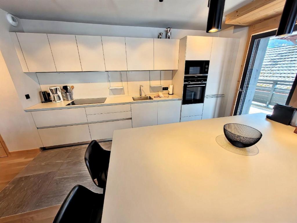 Appartement spacieux skis aux pieds, centre village, 8 pers, parking - FR-1-598-188 - 4