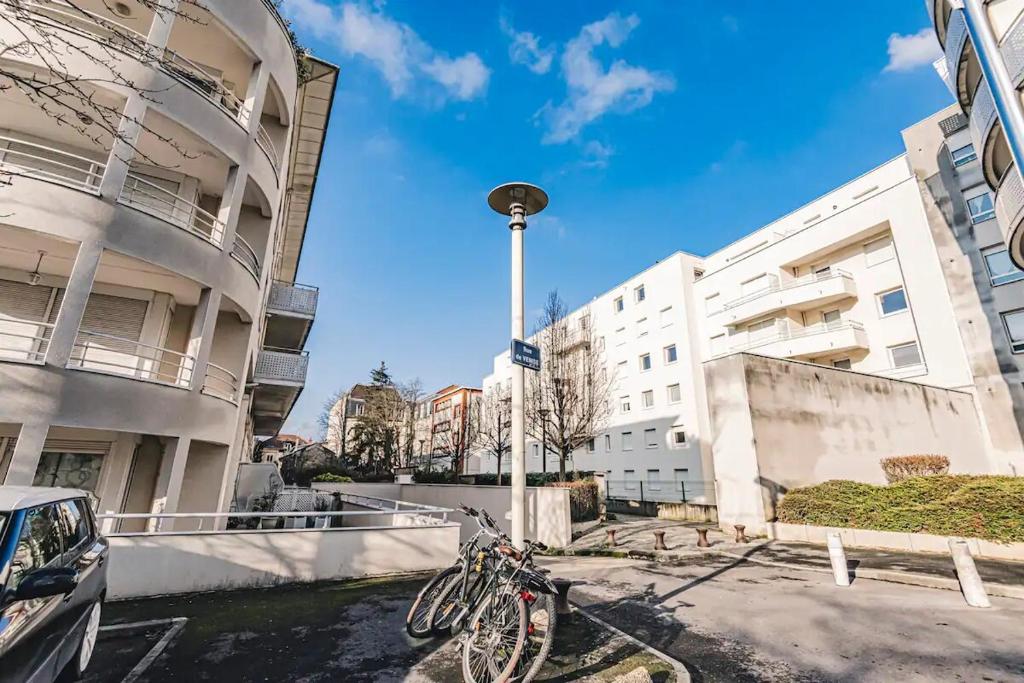 Terrasse & Bulles - Grand T3 au cœur de Reims - 4