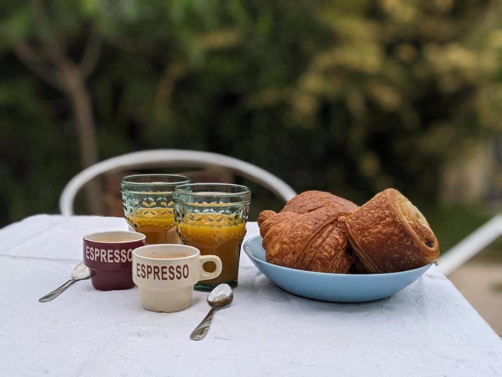 Studio cosy, terrasse, logement entier Aix-en-Provence dans maison - 1