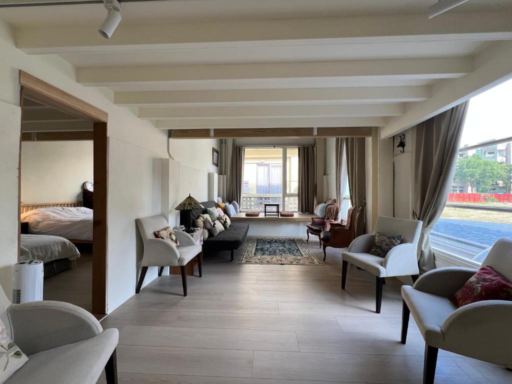 BS b&b斑光燦爛 月租, Sin-ču