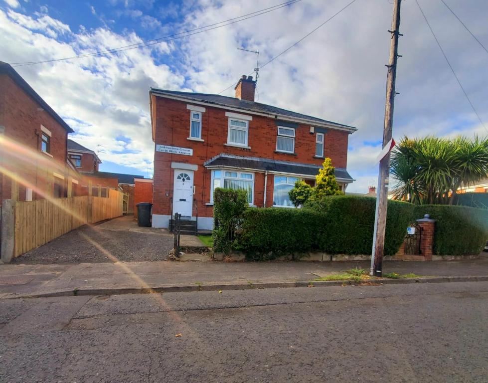 Entire House, Belfast