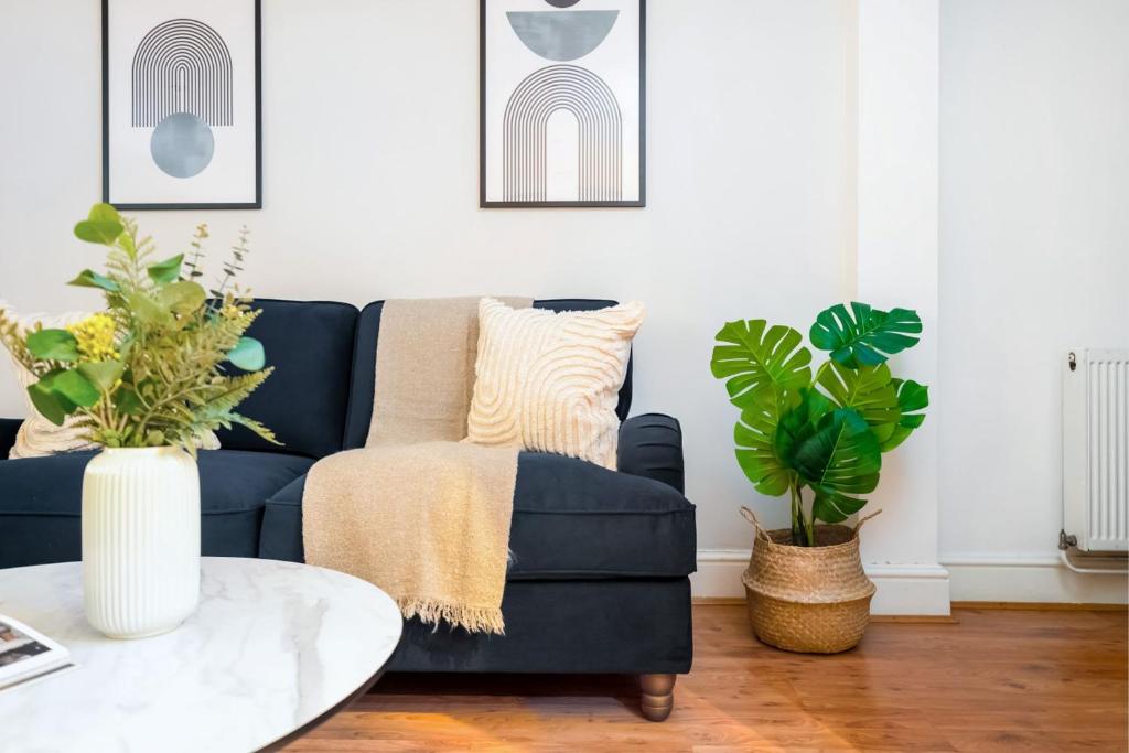 BnBNova - 2BR with Patio - Vauxhall & Waterloo, Londýn