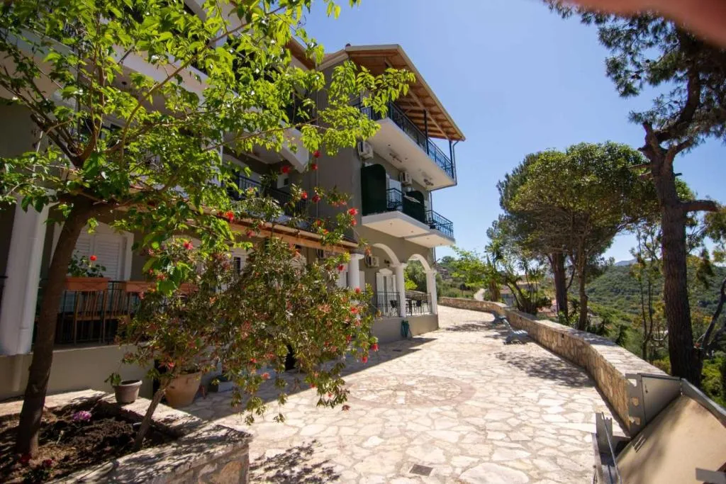 Sea and mountain hotel, hotel in Perdika
