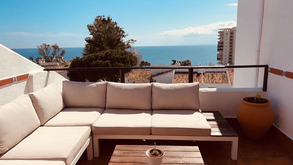 Arrebol Andaluz beachfront retreat with a pool - 1