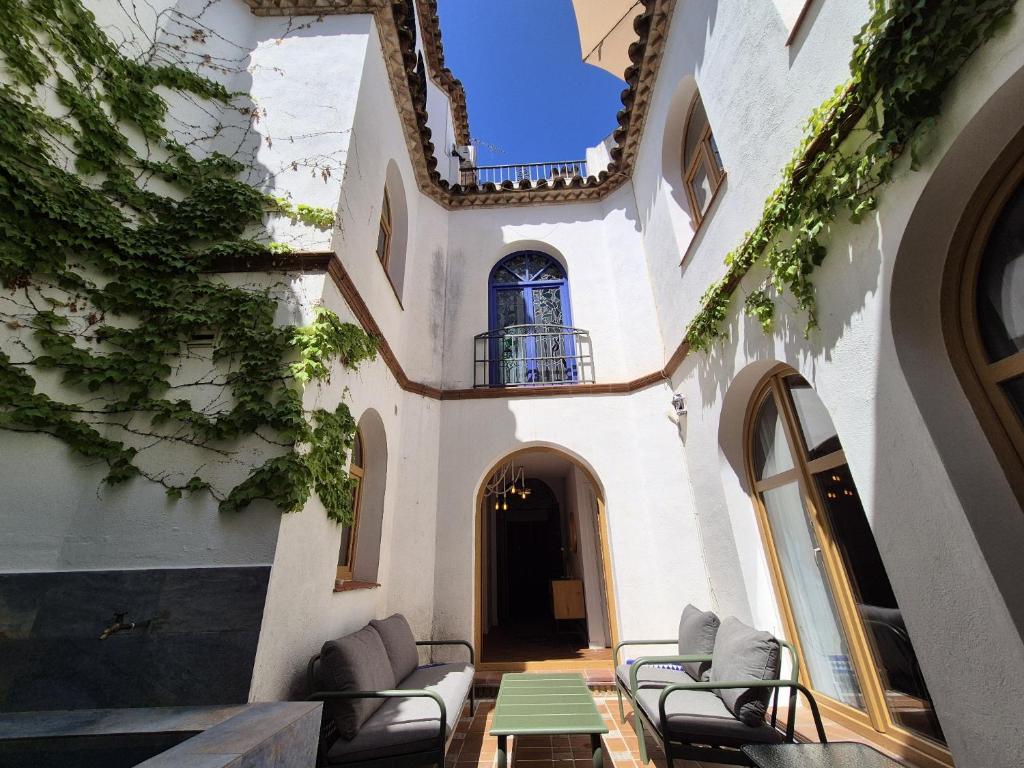 BHost - Palace, Córdoba