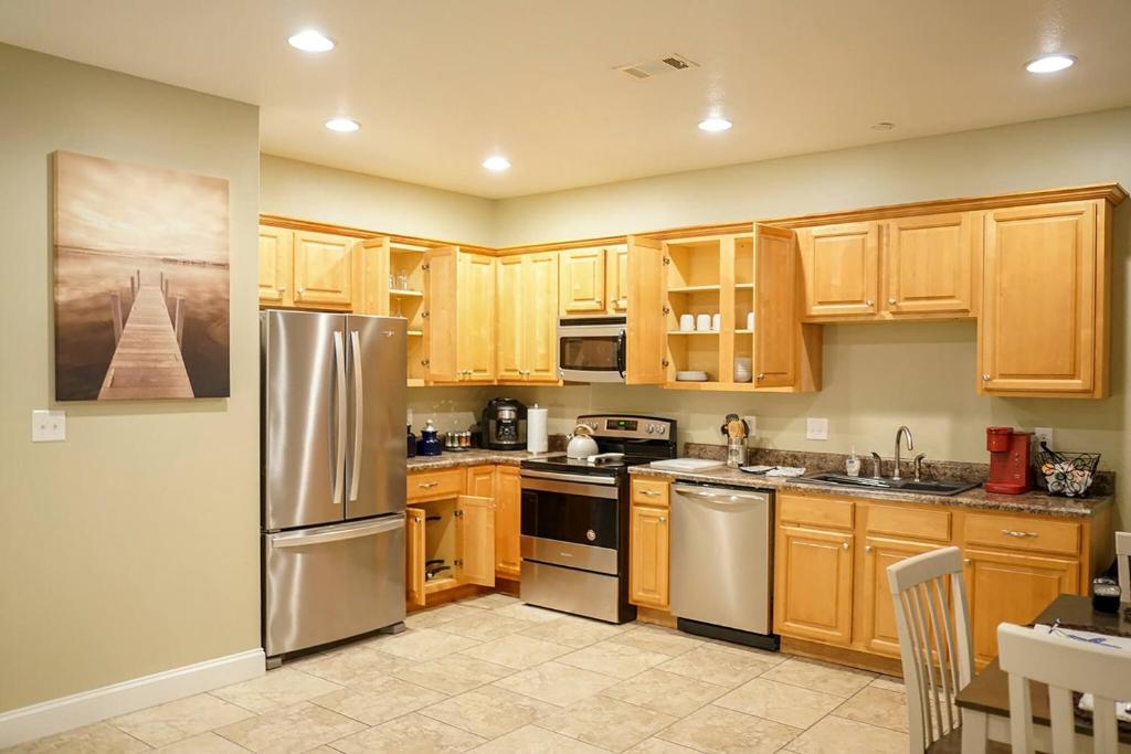 Relaxing & Peaceful Dual Apartments in Moss Point, Moss Point