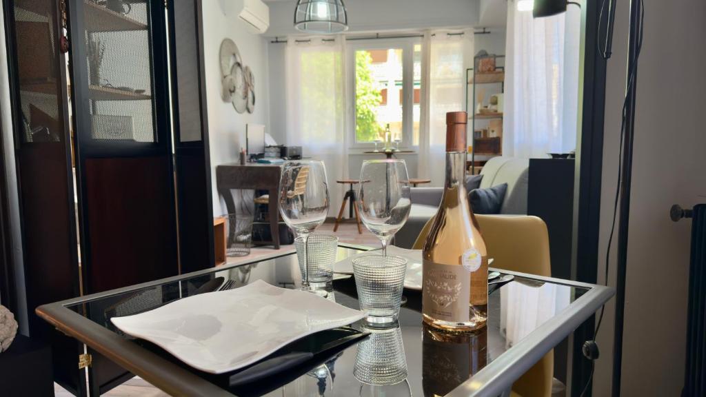 Confort Moderne au Cœur d'Antibes - 5