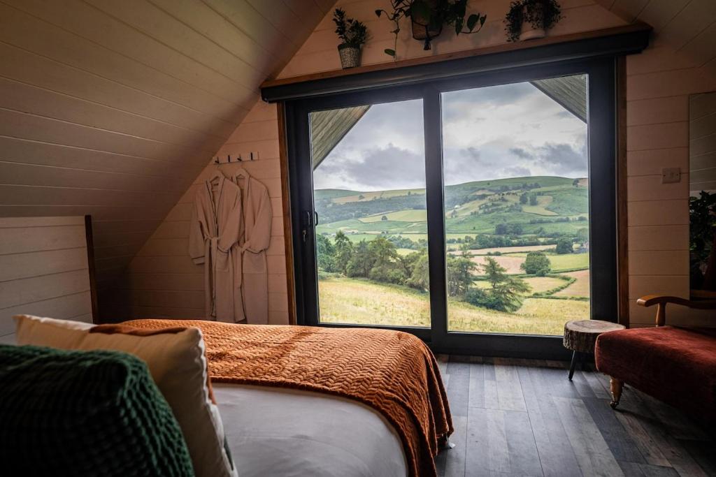 Oolert Treehouse, Hundred House