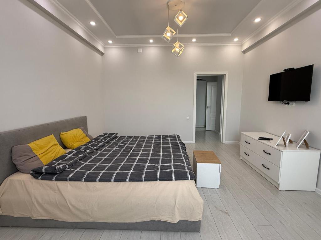 It's located center of Bishkek, Biškek