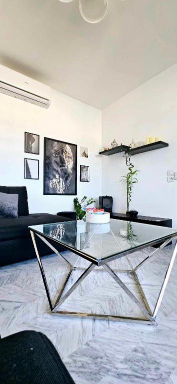 Top Floor with Sea View, Clim and Veranda, Nice