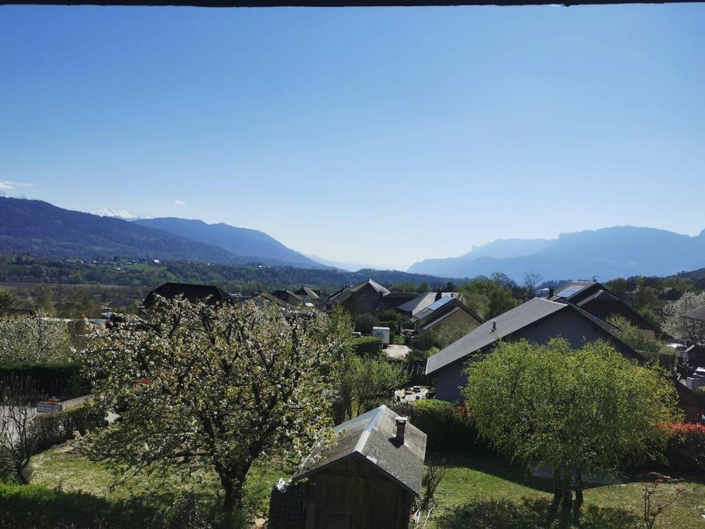 Quiet apartment between sky and mountains - 1