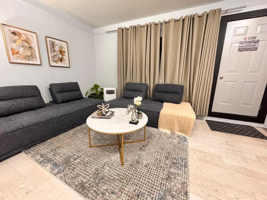 Steps to Bars & Fun in Port Credit, Mississauga