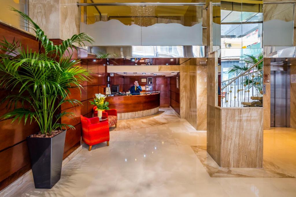 Hotel Avenida — Hotel building in Benidorm, Valencian Community