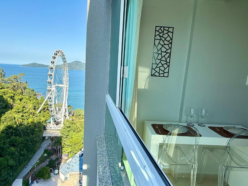 Flat - Frente Mar, Roda Gigante e Estrada da Rainha, Balneário Camboriú