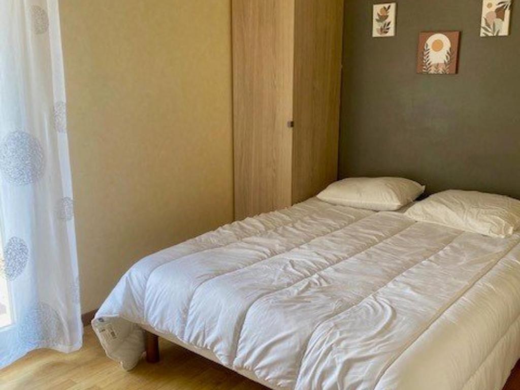 Joli F2 avec balcon, parking et proche Thermes - FR-1-703-213 - 2