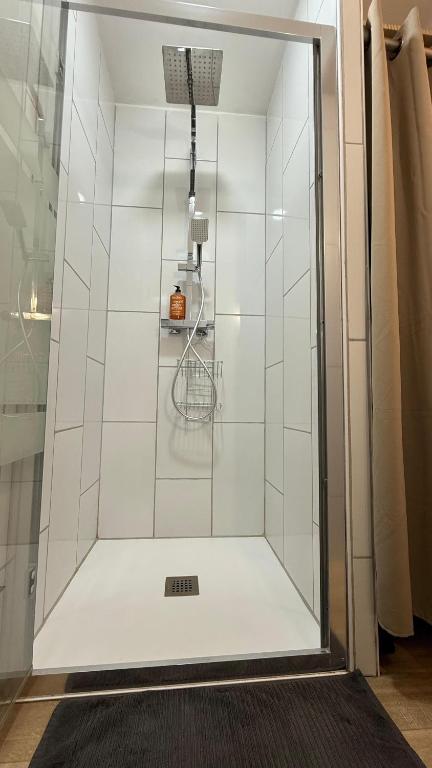 Appartement 2 pieces centre Menton jardin Bioves 4 nuits minimum - 4