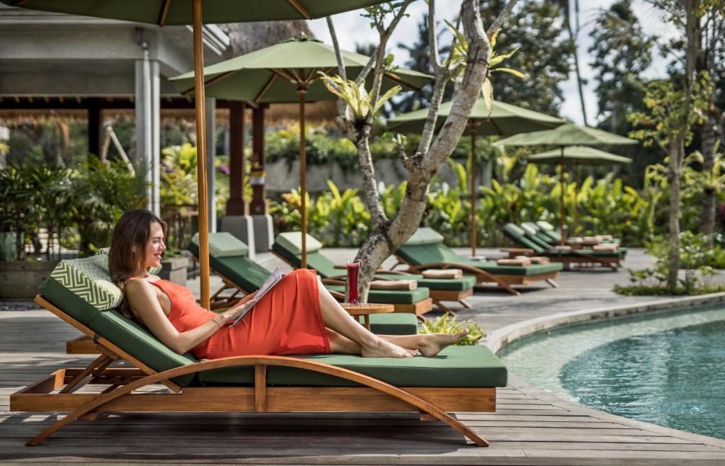 スイミングプール