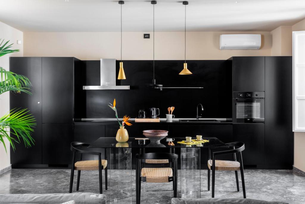 Palazzo Valguarnera - Suites & Luxury Apartments - 5