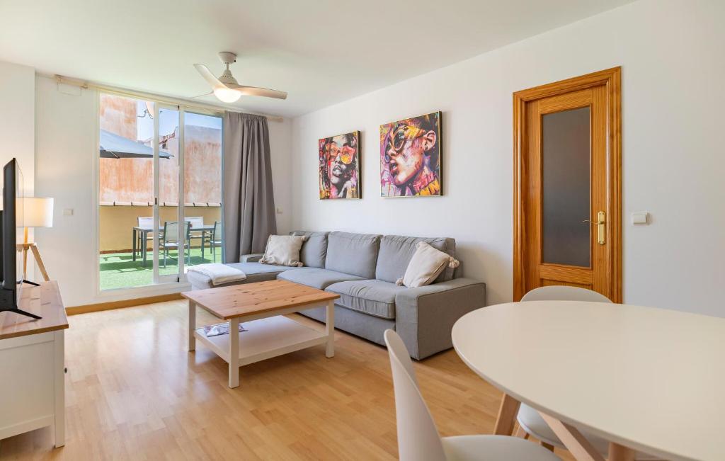 Stunning Apartment In Torremolinos - 3