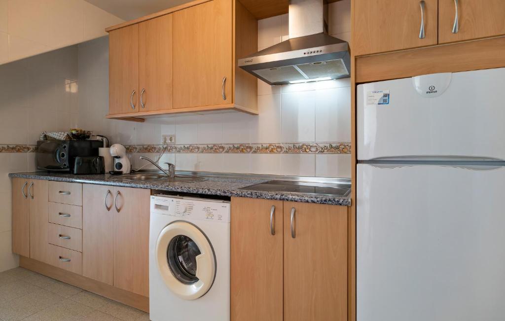 Stunning Apartment In Torremolinos - 5