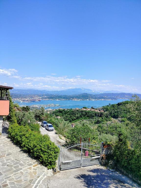 LA STANZA SUL GOLFO DEI POETI - 2