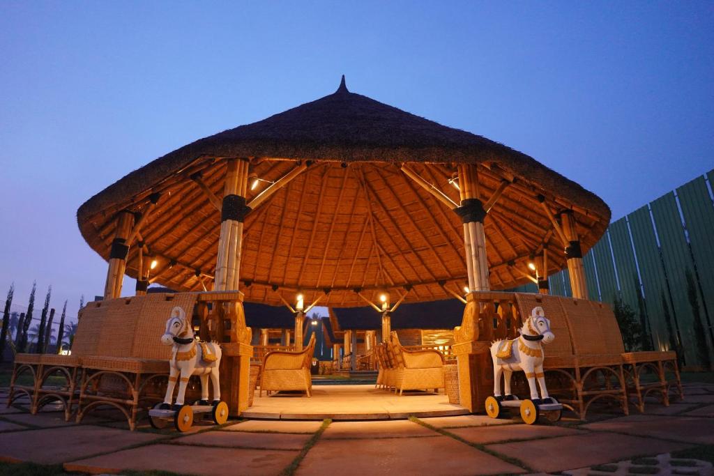 Maharsh Bamboo Stays Devanahalli