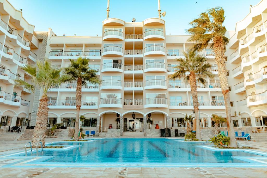 Royal Star Beach Resort - Couples and Families Only — Hurghada, Red Sea