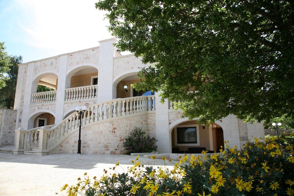 Holiday Gli Archi