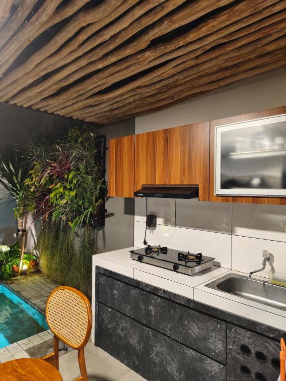 Josh House KBP Villa