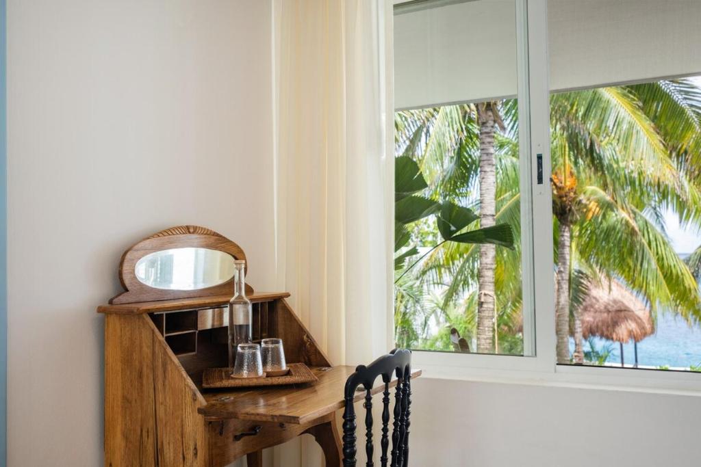 North Beachfront Villa - 4