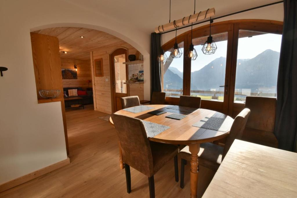 CHALET SERRE CHEVALIER AVEC VUE EXCEPTIONNELLE - 2