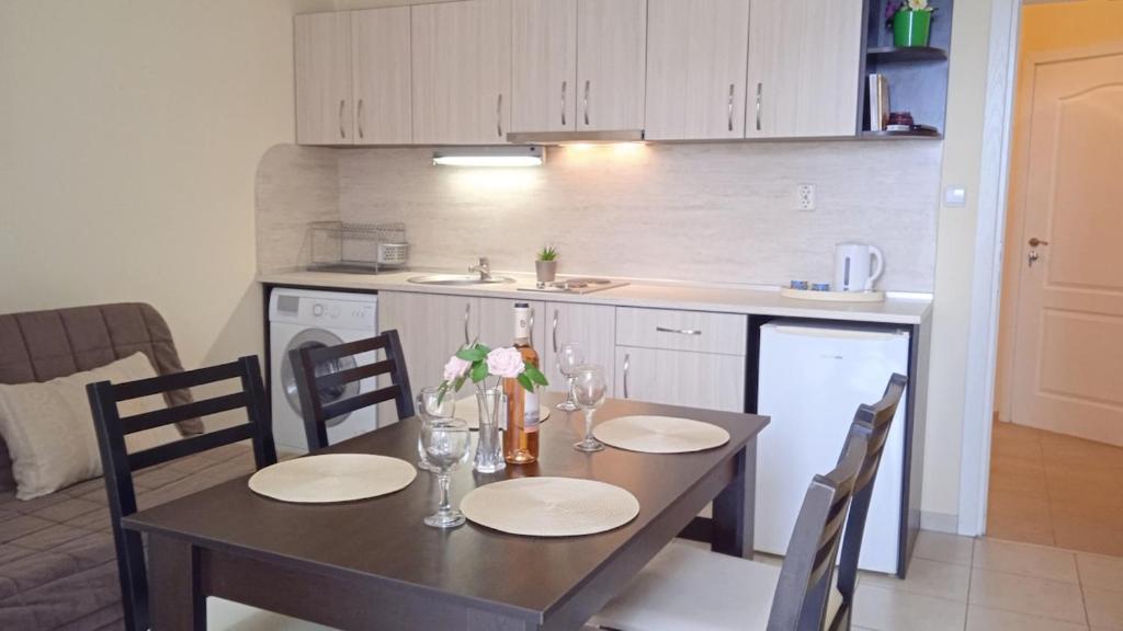 Апартамент в непосредствена близост до плажа III, Burgas