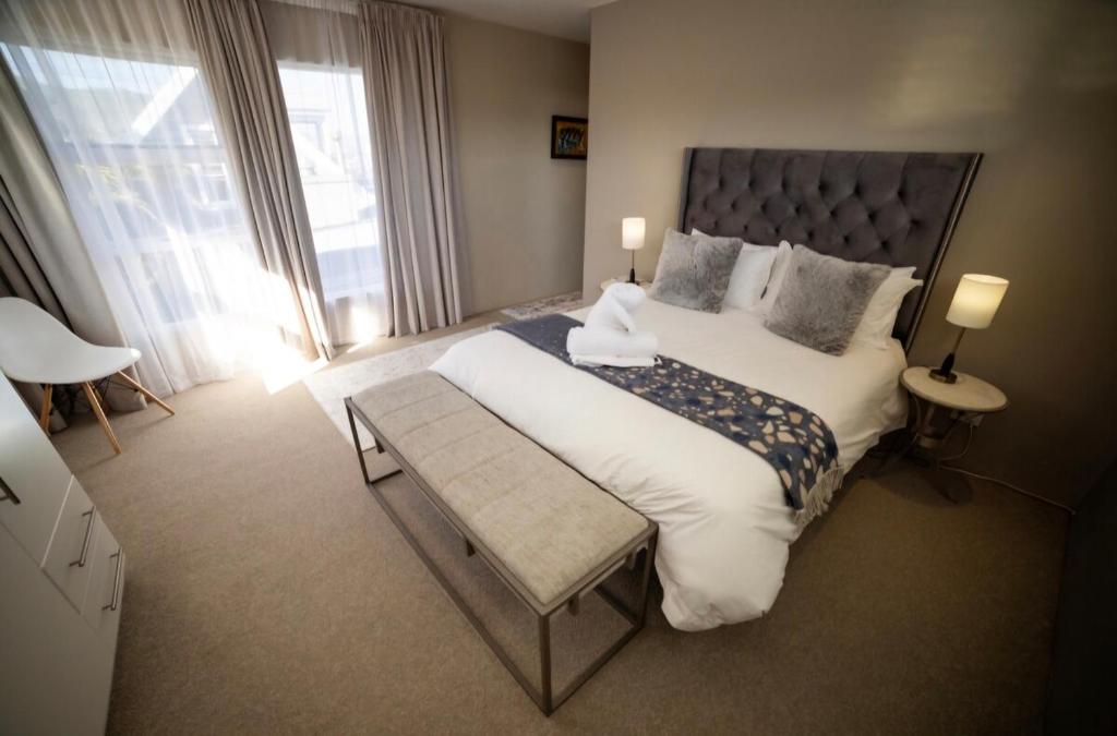 Close to the sea and sea path, Hermanus