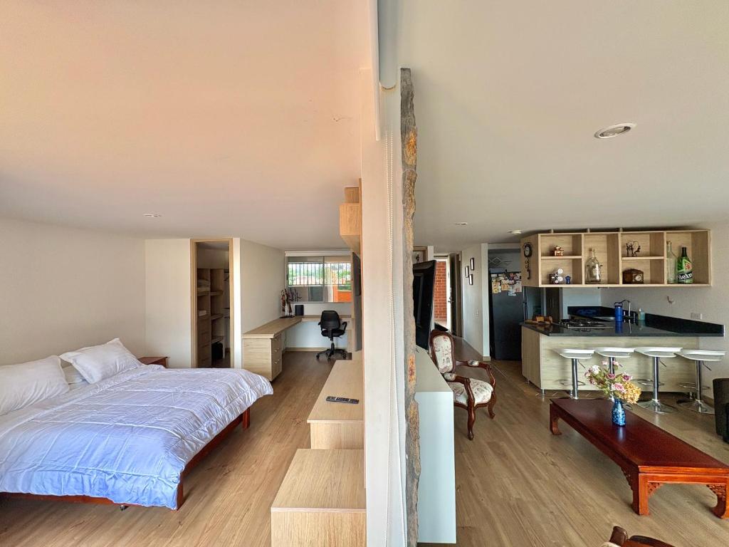 Apartamento con amplia zona de trabajo - 3