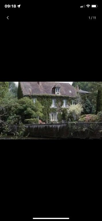 Moulin Grand, entire accommodation, 2br park river, Aubusson