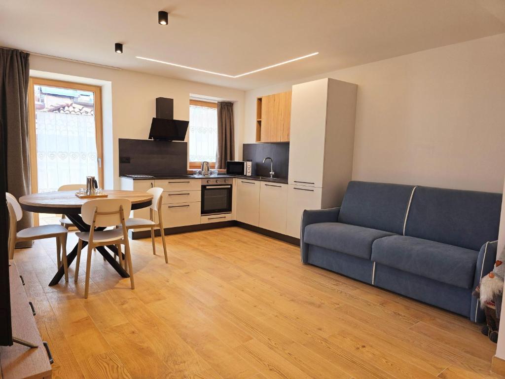 Alpine Lodge Tesero - Alpine Stay Apartments - 2