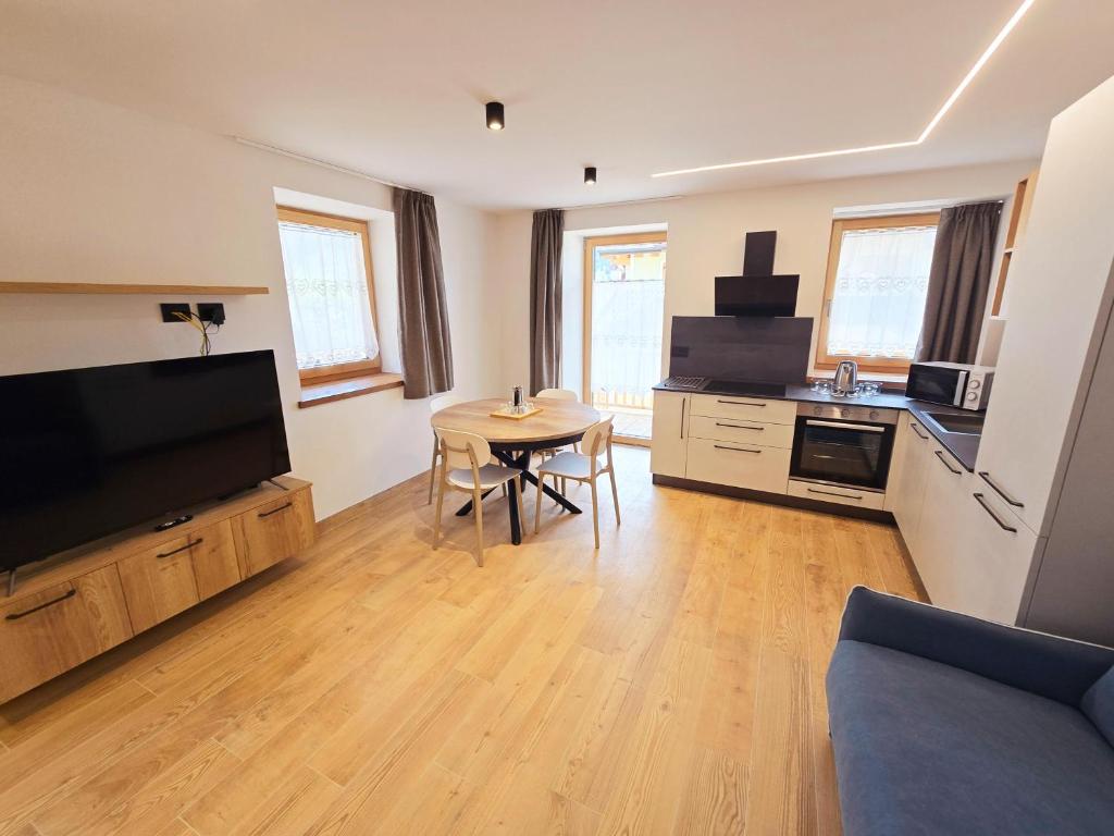 Alpine Lodge Tesero - Alpine Stay Apartments - 4