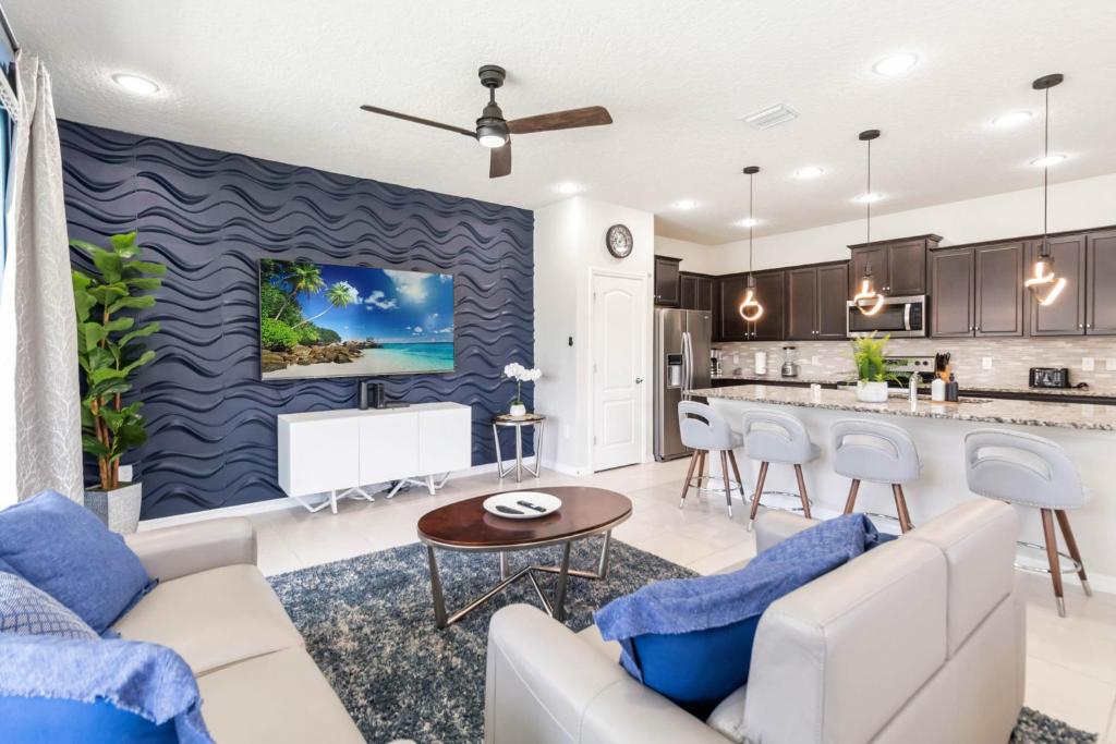 5BR Poolside Retreat, Kissimmee