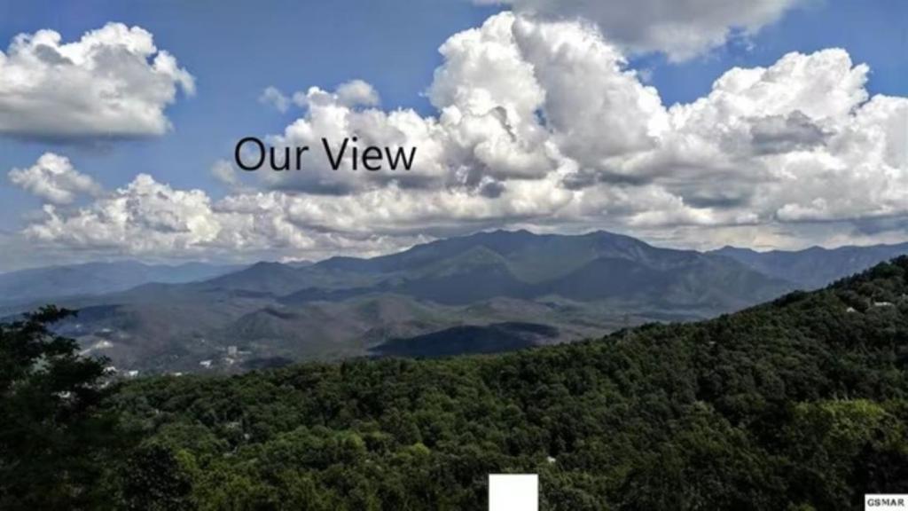 Mountaintop with Incredible View, Gatlinburg