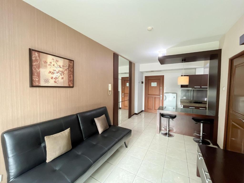 9th floor 2BR 1BA Galeri Ciumbuleuit Apartment 1